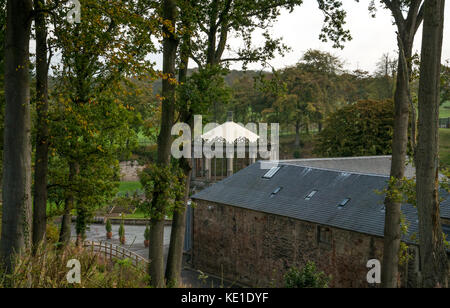 Restaurierung Yard, berechnet als Einzelhandel, Gastronomie und Wellness Raum, mit verfallene Orangerie, Dalkeith Country Park, Midlothian, Schottland, Großbritannien Stockfoto