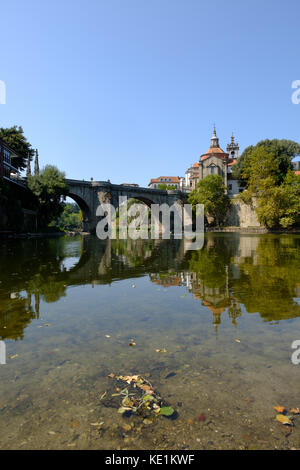 Ponte São Gonçalo - Brücke in Amarante über den Fluss Tamega, Portugal Stockfoto