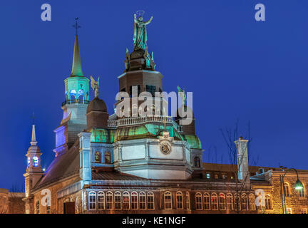 Die Kuppel der Kapelle Notre Dame de Bonsecures bei Dämmerung im Alten Hafen von Montreal, Provinz Quebec, Kanada, Nordamerika. Stockfoto