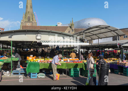 Obst und Gemüse im Verkauf bei Birmingham Bullring im Freien Markt in Edgbaston Street, Birmingham, Großbritannien Stockfoto