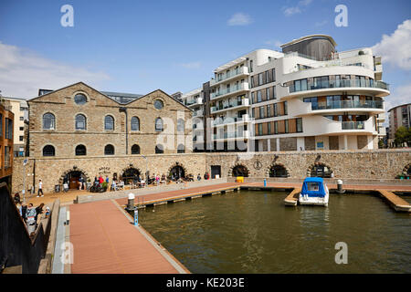 Millennium Promenade, Invicta Entwicklung qualitativ hochwertiger Harbourside Apartments Bristol City Centre Stockfoto