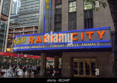 Äußere der Radio City Music Hall in Manhattan, New York City. Stockfoto