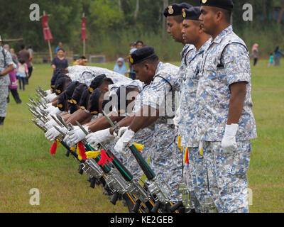 Silent bohren Ausstellung von Royal Malaysian Navy team von lumut Basis in Malaysia. Stockfoto