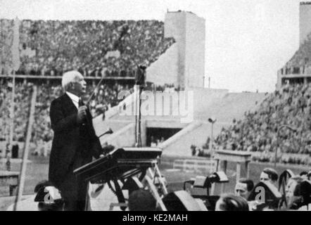 Richard Strauss Durchführung seine olympische Hymne zu den Olympischen Spielen 1936, Berlin, Deutschland, 1. August 1936. Deutsche Komponist und Dirigent. 11. Juni 1864 - 8. September 1949. Stockfoto