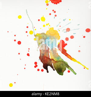 Mehrfarbige Aquarell spritzt über weißen Hintergrund Stockfoto