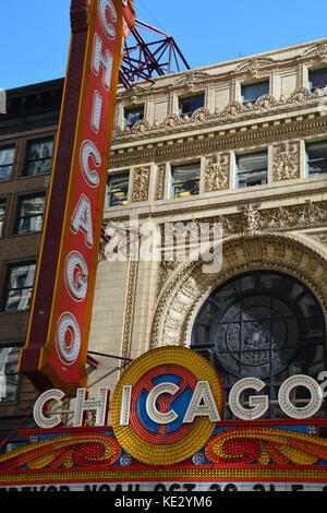 Die ikonischen Festzelt vor der Chicago Theatre ist ein Inoffizielles Wahrzeichen der Stadt und häufig in Filmen und TV Shows in Chicago eingestellt. Stockfoto