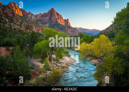 Der Wächter Peak im Zion National Park im Südwesten von Utah. Stockfoto