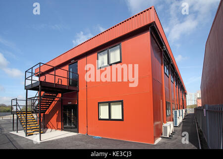 Externer Brand Fluchttreppen auf ein neues Bürogebäude für Network Rail in Bristol, UK. Mit einem Baukastensystem aufgebaut. Stockfoto