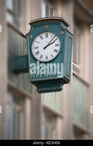 Marks & Spencer alte Uhr Stockfoto
