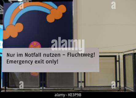 Frankfurt Am Main, Deutschland. Oktober 2017. Notausgang, Deutschland, Stadt Frankfurt, 12. Oktober 2017. Credit: Frank May | Verwendung weltweit/dpa/Alamy Live News Stockfoto