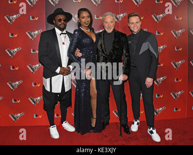 Will.i.am, Jennifer Hudson, Tom Jones, Olly Murs und Emma Willis am Dock 10 in Media City UK für The Voice UK Photocall, Manchester Stockfoto