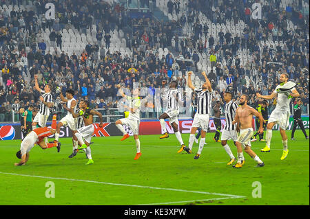 Turin, Italien. 18 Okt, 2017. Team fc Juventus während der UEFA Champions League zwischen Juventus Turin und sportlichen Lisbona bei Allianz Stadion am 18. Oktober 2017 in Turin, Italien. Credit: Fabio Udine/alamy leben Nachrichten Stockfoto