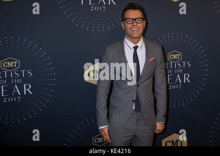 Nashville, Tenessee, USA. 18 Okt, 2017. NASHVILLE, TN - Bobby Knochen kommt auf dem roten Teppich auf der CMT 2017 Künstler des Jahres am Schermerhorn Symphony Center in Nashville, TN. Credit: Foto Access/Alamy leben Nachrichten Stockfoto