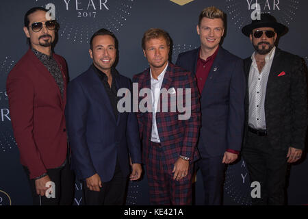 Nashville, Tenessee, USA. 18 Okt, 2017. NASHVILLE, TN - die Backstreet Boys kommt auf dem roten Teppich auf der CMT 2017 Künstler des Jahres am Schermerhorn Symphony Center in Nashville, TN. Credit: Foto Access/Alamy leben Nachrichten Stockfoto