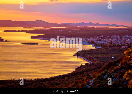 Adria Stadt pakostane Antenne Aussicht auf den Sonnenuntergang, Dalmatien Region von Kroatien Stockfoto