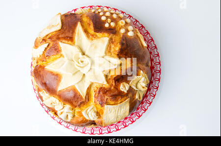 Hausgemachte dekoriert serbischen slava Brot Kuchen Stockfoto