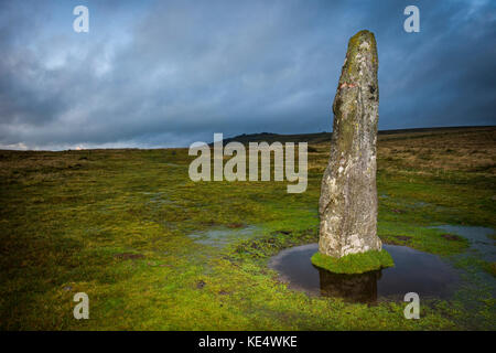 Die ständigen Stein mit merrivale Bronzezeit Steinkreis im Nationalpark Dartmoor, Devon, Großbritannien Stockfoto