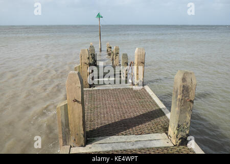 Sturm Ophelia, zerschlägt, hits, mit starken, Gale, Kraft, Winde, und riesige, Wellen, Küsten, Küste, stadt, Aberystwyth, Cardigan Bay, Ceredigion, Wales, Welsh, Großbritannien, Großbritannien, Stockfoto