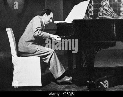 George Gershwin am Klavier an der RKO Studios Juni 1937 - Das letzte Foto von George Gershwin. Amerikanische Komponist & Pianist, 26. September 1898-11. Juli 1937 Stockfoto