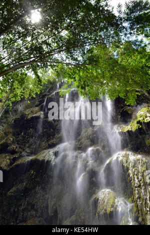 Die tumalog Wasserfall in Oslob, Philippinen. pic in Cebu, Philippinen - September 2015. Stockfoto