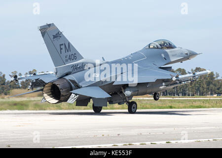 Us Air Force Reserve Command F-16c Block 30 Landung in andravida Air Base. Stockfoto