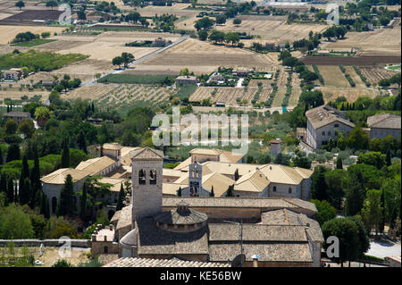 Romanische Chiesa di San Pietro (Abtei von Saint Peter) in Assisi, Umbrien, Italien. 27. August 2017 © wojciech Strozyk/Alamy Stock Foto *** Lokale Capti" Stockfoto