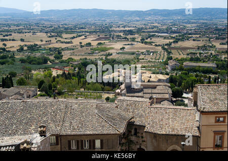 Romanische Chiesa di San Pietro (Abtei von Saint Peter) in Assisi, Umbrien, Italien. 27. August 2017 © wojciech Strozyk/Alamy Stock Foto *** Lokale Capti" Stockfoto