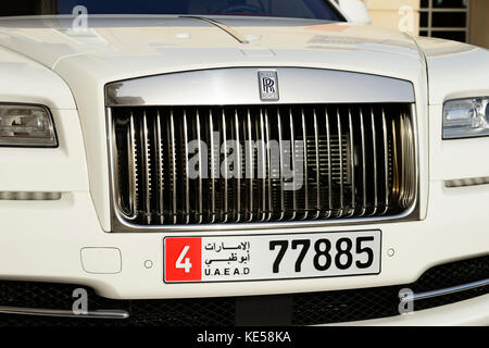 Kühlergrill, Rolls Royce vor dem Qasr-al-Sarab Hotel, Liwa Desert, Abu Dhabi, Vereinigte Arabische Emirate Stockfoto