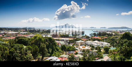 Die Seychellen, Mahe, Victoria, Innenstadt und Hafen, Panoramablick Stockfoto