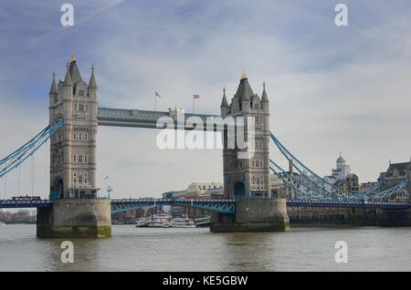 Tower Bridge von Norden Bank Stockfoto