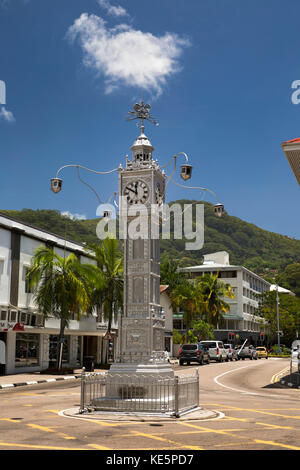 Die Seychellen, Mahe, Victoria, die Independence Avenue, 1903 Gusseisen Queen Victoria Clock Tower Stockfoto