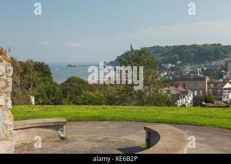 Mumbles von Schlosspark Richtung Mumbles pier, Swansea suchen, South Wales, Großbritannien Stockfoto