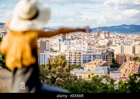 Frau in Barcelona reisen Stockfoto