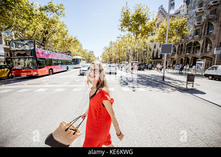 Frau in Barcelona reisen Stockfoto