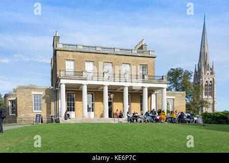 Clissold Haus und St Marys Kirche, clissold Gärten, Stoke Newington, London Stadtteil Hackney, Greater London, England, Vereinigtes Königreich Stockfoto