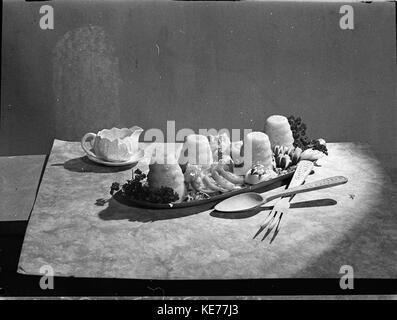 14046 Pudding Cups für Smiths Wöchentliche Kochkurse Seite genommen Stockfoto