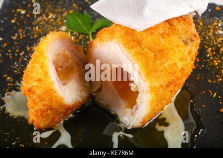 Traditionelle Kiew Schnitzel Stockfoto