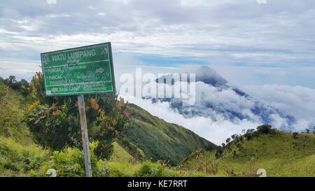 Merapi watch Mountain Peak von merbabu Stockfoto