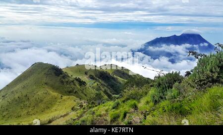 Merapi watch Mountain Peak von merbabu Stockfoto