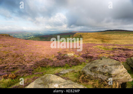 Am frühen Morgen bei Winyards Nick und Blick in Richtung Hope Valley in The Derbyshire Peak District Stockfoto