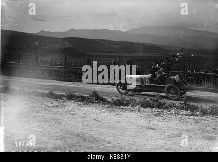 Giulio Foresti in seinen Stimmzettel an der Targa Florio 1922 (2) Stockfoto