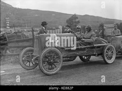 Carlo Gasparin in seinem Fiat an der Targa Florio 1922 Stockfoto