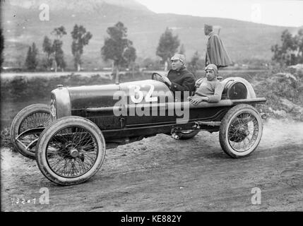 Pietro Cattaneo in seinem Ceirano bei der Targa Florio 1922 Stockfoto