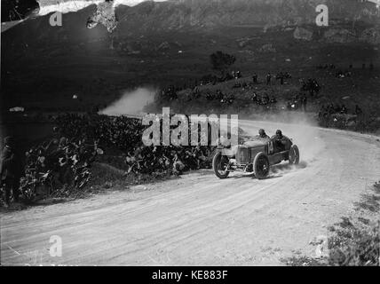 Jules Goux in seinen Stimmzettel an der Targa Florio 1922 (4) Stockfoto