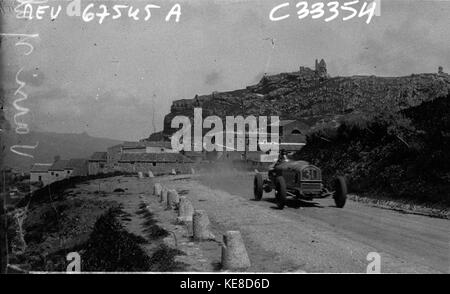 Achille Varzi in seinem Alfa Romeo 6C 1750 Super Sport an der Targa Florio 1929 Stockfoto