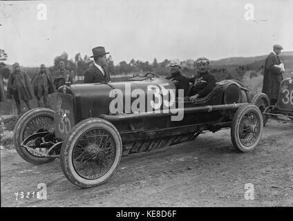 Antonio Ascari in seinem Alfa Romeo 20 30 ES an der Targa Florio 1922 (2) Stockfoto