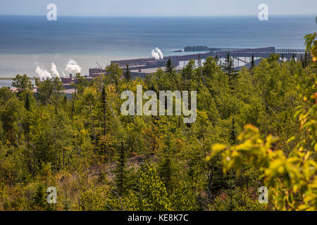 Silver Bay, Minnesota - Der Northshore Bergbau taconite Verarbeitungsbetrieb am Ufer des Lake Superior. Das Werk ist Teil der Cleveland - Klippen, Inc. Stockfoto