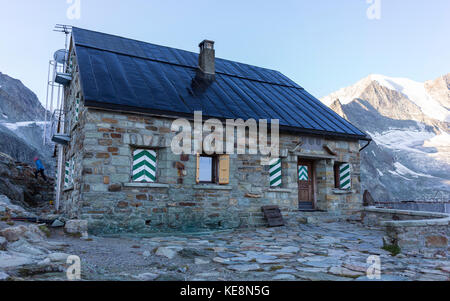 Moiry Tal, Schweiz - Cabane de Moiry, Berghütte, Moiry Gletscher in den Walliser Alpen im Kanton Wallis. Stockfoto