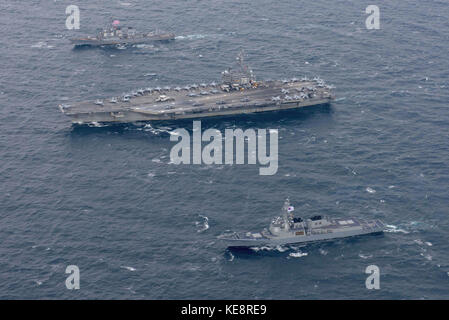 Die marine Vorwärts - bereitgestellt Flugzeugträger USS Ronald Reagan (CVN 76) Stockfoto