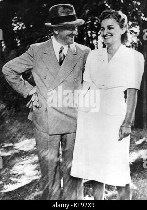 Ns-Führer Adolf Hitler mit seinem common law - Frau Eva Braun (Undatiertes Foto). | Verwendung weltweit Stockfoto